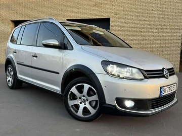 Авто Volkswagen Touran 2011 № 8284894