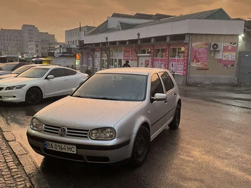 Авто Volkswagen Golf 2002 № 8285226