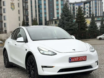 Авто Tesla Model Y 2023 № 8286299