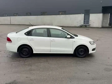Авто Volkswagen Polo 2013 № 8286491