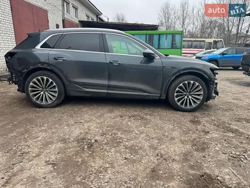 Авто Audi E-Tron 2019 № 8286878