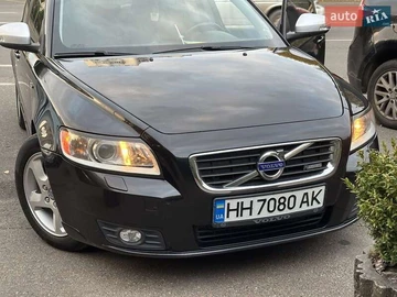 Авто Volvo V50 2012 № 8287384