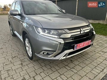 Авто Mitsubishi Outlander 2020 № 8288403