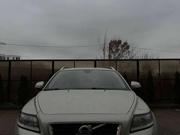 Авто Volvo V50 2012 № 8289008
