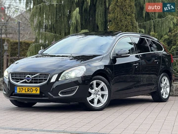 Авто Volvo V60 2012 № 8289123