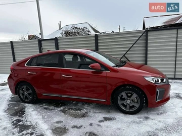 Авто Hyundai Ioniq 2018 № 8289256