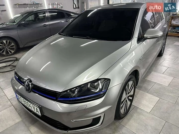 Авто Volkswagen E-Golf 2016 № 8289506