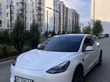 Авто Tesla Model 3 2021 № 8289540