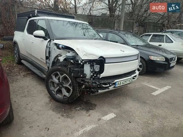 Авто Rivian R1T 2023 № 8290110