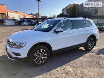 Авто Volkswagen Tiguan 2020 № 8290579