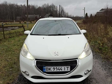 Авто Peugeot 208 2013 № 8292038