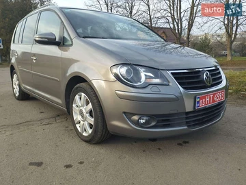 Авто Volkswagen Touran 2010 № 8292345