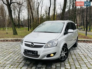 Авто Opel Zafira 2013 № 8293211