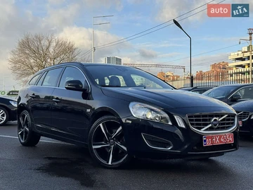 Авто Volvo V60 2011 № 8295182