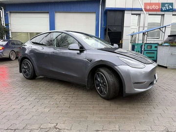 Авто Tesla Model Y 2023 № 8295728
