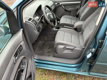 Авто Volkswagen Touran 2003 № 8296049
