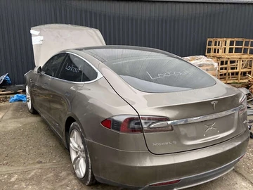 Авто Tesla Model S 2015 № 8296119
