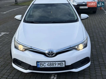 Авто Toyota Auris 2016 № 8296796