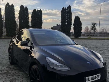 Авто Tesla Model Y 2023 № 8296938