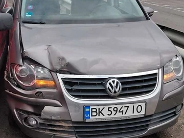 Авто Volkswagen Touran 2010 № 8297058