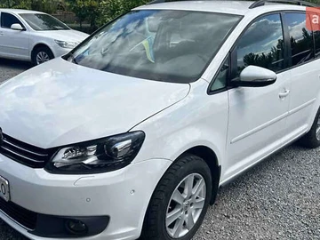 Авто Volkswagen Touran 2011 № 8297215