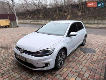 Авто Volkswagen E-Golf 2017 № 8297483