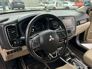 Авто Mitsubishi Outlander 2018 № 8297551