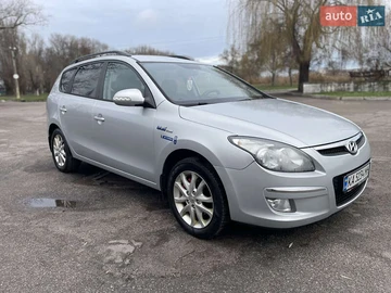 Авто Hyundai I30 2010 № 8298099