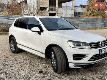 Авто Volkswagen Touareg 2015 № 8299196