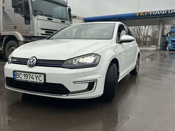 Авто Volkswagen E-Golf 2016 № 8299352