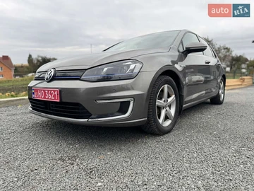 Авто Volkswagen E-Golf 2015 № 8299359