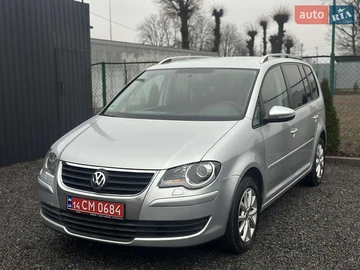Авто Volkswagen Touran 2010 № 8299376