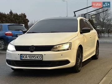Авто Volkswagen Jetta 2012 № 8300255