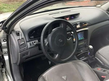 Авто Renault Laguna 2003 № 8301018