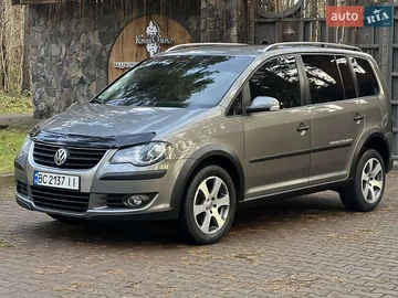 Авто Volkswagen Touran 2009 № 8301075