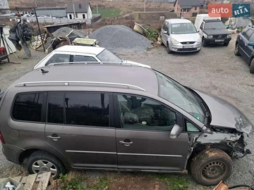 Авто Volkswagen Touran 2008 № 8301468