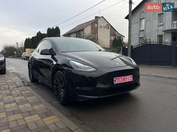 Авто Tesla Model Y 2022 № 8302661