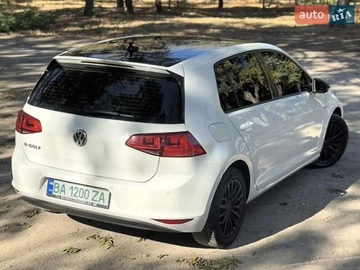 Авто Volkswagen E-Golf 2014 № 8303011