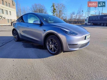 Авто Tesla Model Y 2024 № 8303228