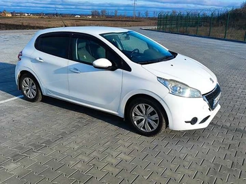 Авто Peugeot 208 2013 № 8303575