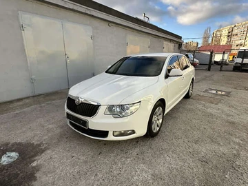 Авто Skoda Superb 2012 № 8303590