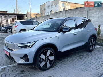 Авто Volvo Xc40 2024 № 8303937