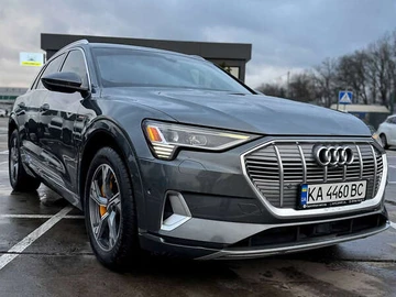 Авто Audi E-Tron 2019 № 8303944