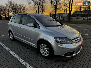 Авто Volkswagen Golf Plus 2008 № 8304392
