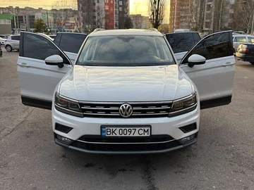 Авто Volkswagen Tiguan 2019 № 8304815