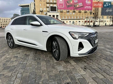 Авто Audi Q8 E-Tron 2023 № 8304844