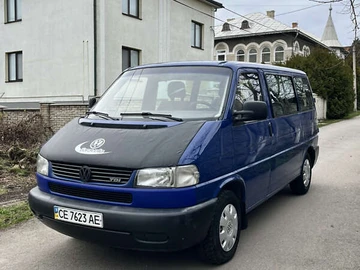 Авто Volkswagen Transporter 2000 № 8305030