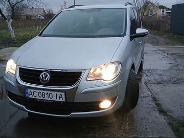 Авто Volkswagen Touran 2008 № 8305172