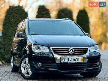Авто Volkswagen Touran 2009 № 8305248