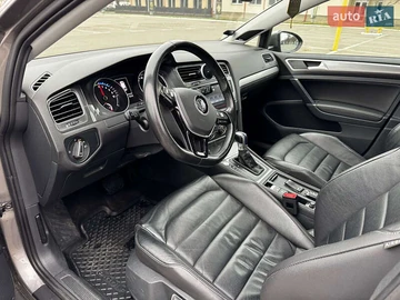 Авто Volkswagen E-Golf 2015 № 8305265